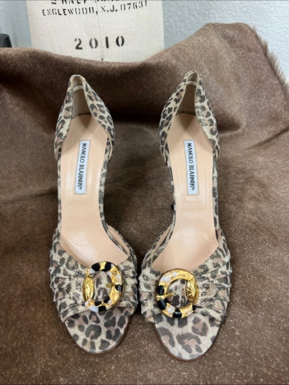 Manolo Blahnik Leopard Leather Sedaraby D'Orsay Pumps 2016 Buckle Metallic